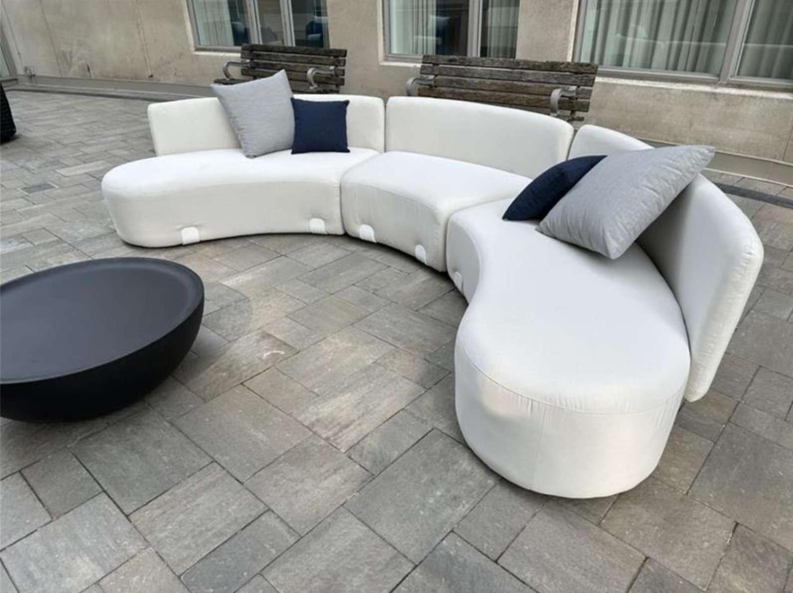 Modern 2-Bedroom Condo W Floor To Ceiling Windows تورونتو المظهر الخارجي الصورة